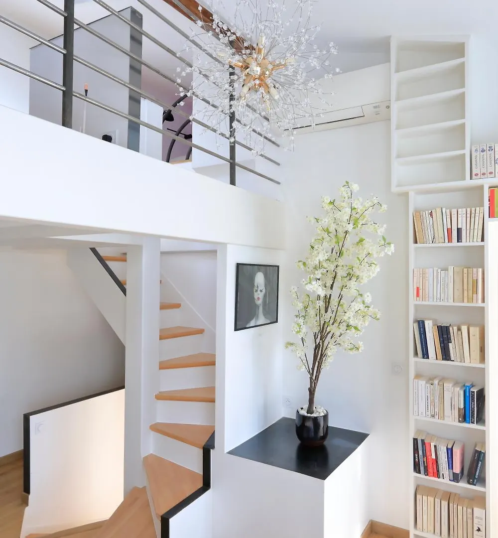 Apartment Triplex Refait A Neuf A Bastille Paris